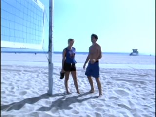 peeping on the beach / voyeur beach (2002)