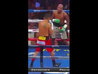 floyd mayweather missed the most lethal punch in boxing right to right, showing a fantastic hold